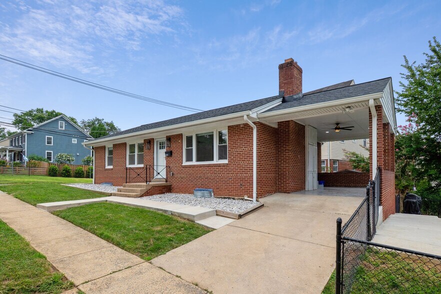 Building Photo - 6100 Johnson Ave