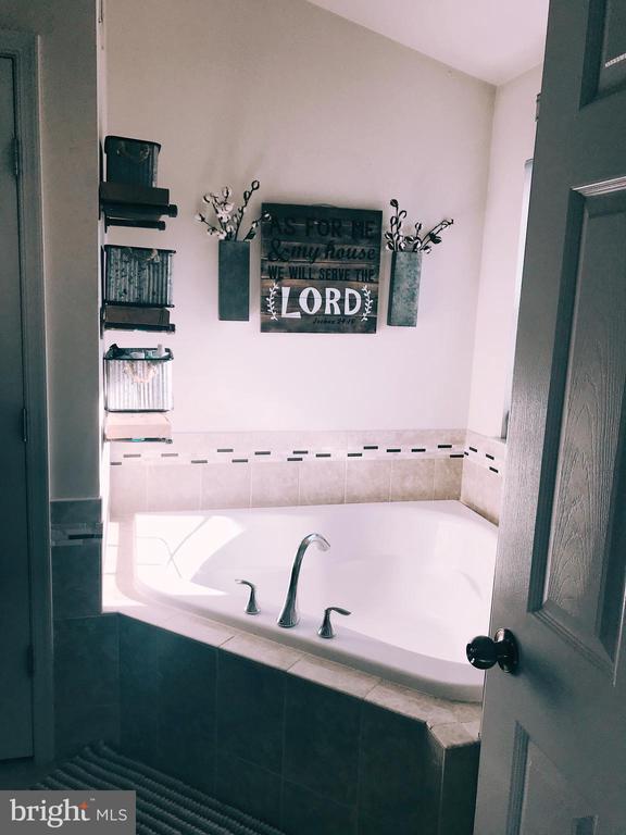 Building Photo - 7806 River Rock Way