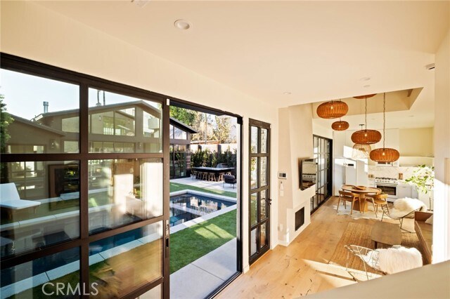 Building Photo - 354 5th