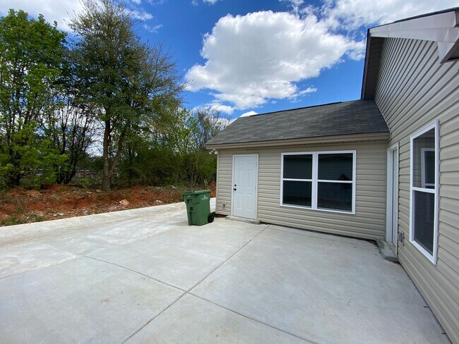 Building Photo - Home for rent in Montgomery!!! View with 48 Hours Notice!