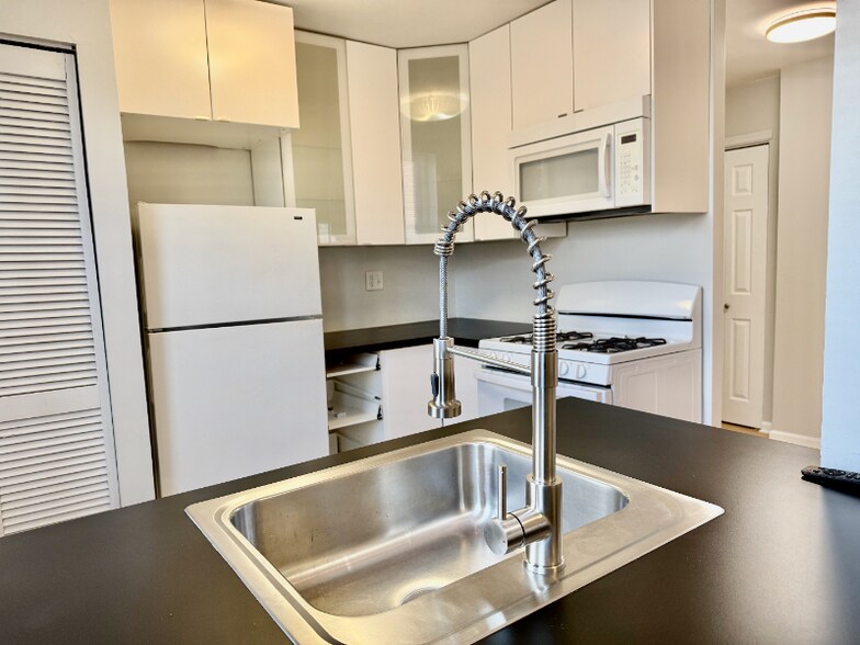 Building Photo - 2602 E Lehigh Ave