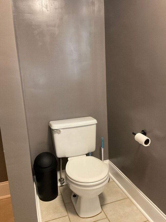 Building Photo - The Perfect 4 Bedroom!!!!