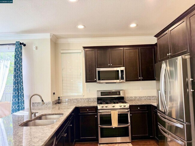 Building Photo - 221 Southpark Ct