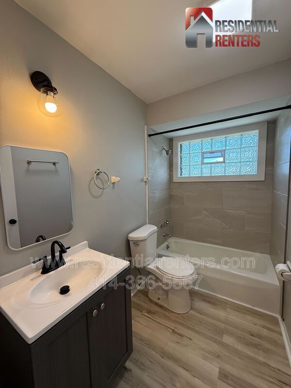 Building Photo - 5824 N 117th St