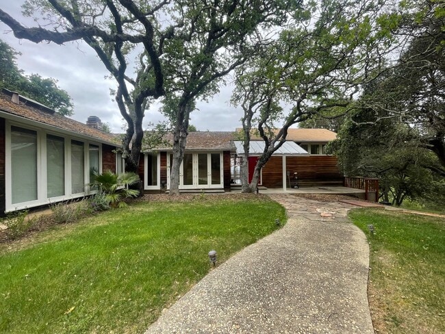 Building Photo - 15480 Peach Hill Rd