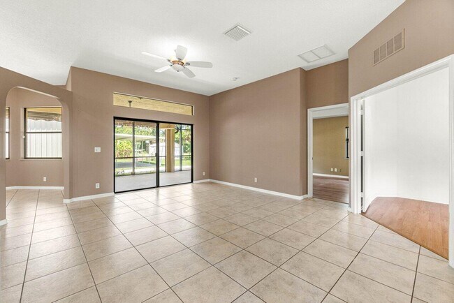Building Photo - 11415 51st Ct N