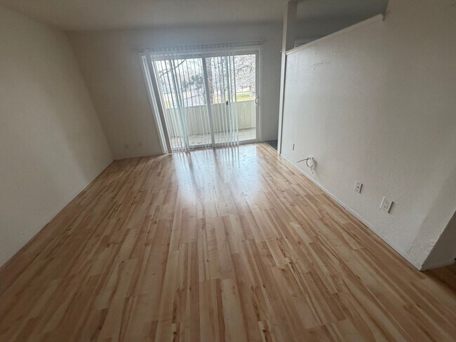 Building Photo - Sparks One Bedroom, One Bath In Gated Community Now Available! MOVE IN SPECIAL!