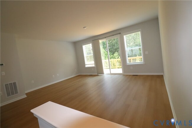 Building Photo - 419 Burden Dr