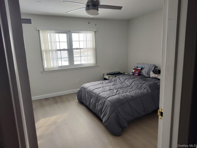 Building Photo - 458 Mariners Way