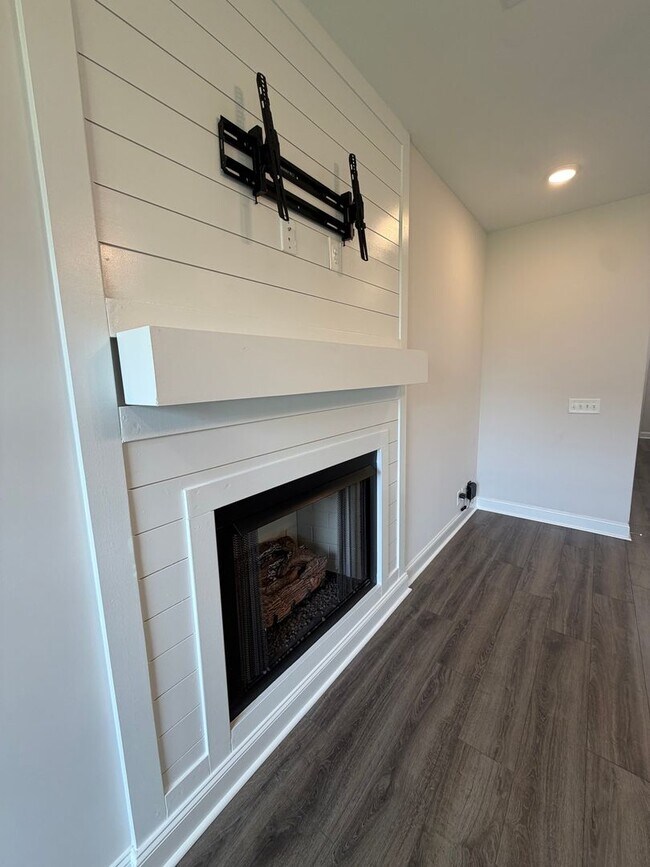 Building Photo - 2636 Rafiki Dr