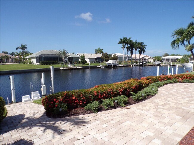 Building Photo - ANNUAL - UNFURNISHED RENTAL - UNFURNISHED - AMAZING LOCATION - SAILBOAT WATER