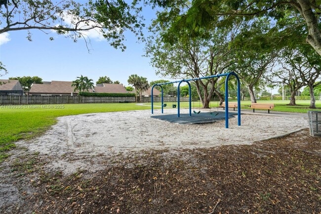 Building Photo - 9405 SW 76th St