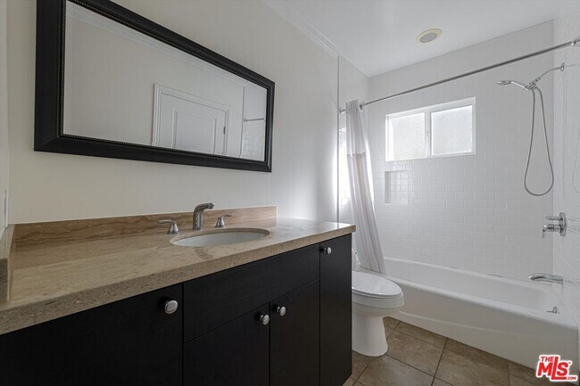 Building Photo - 809 N La Jolla Ave