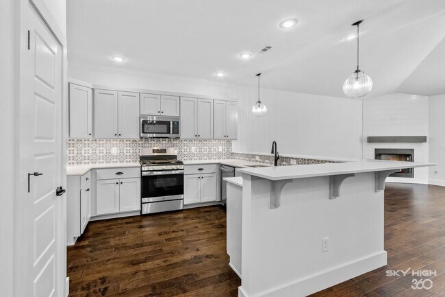 Building Photo - 2196 N Woodlark Ln