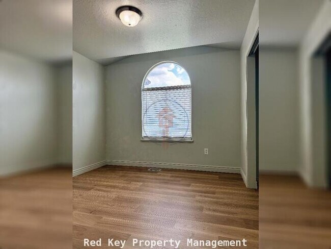 Building Photo - 234 W 2200 N