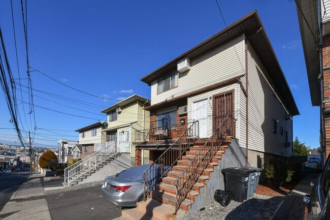 Building Photo - 1308 46th St