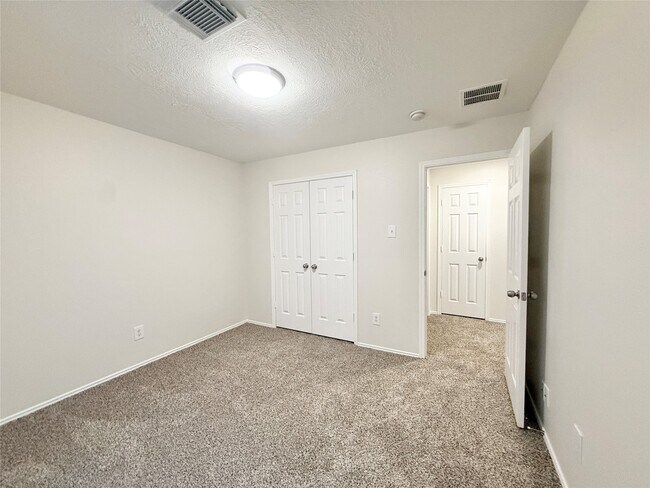 Building Photo - 8803 Danbury Hollow Ln