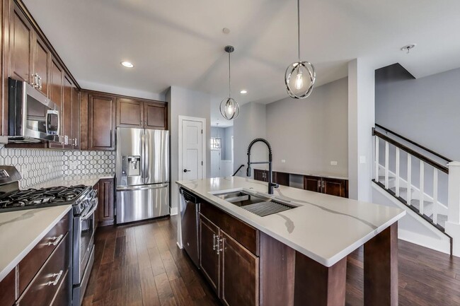 Building Photo - 10 N Dryden Pl