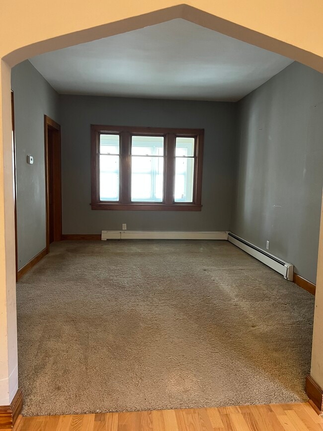 Building Photo - 119 Roland Ave