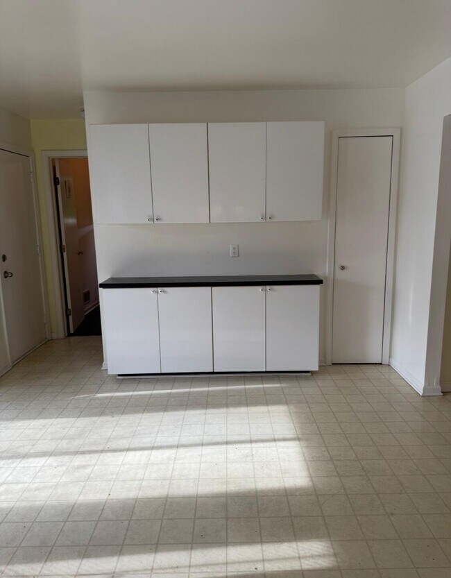 Building Photo - 33736 Hathaway