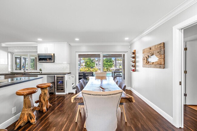 Building Photo - 2471 NE 46th St