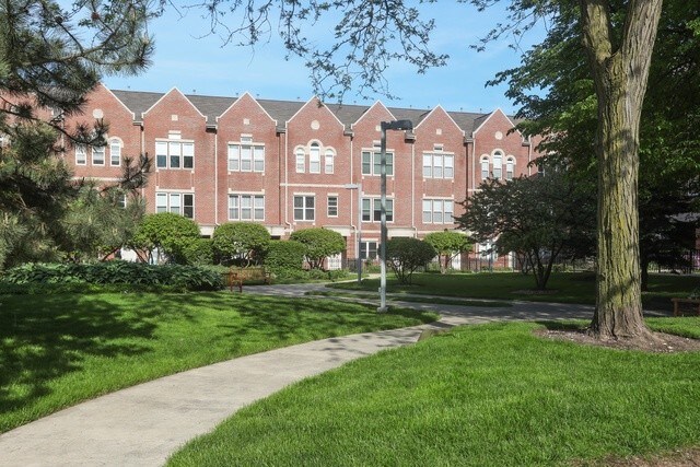 Building Photo - 5200 S Ellis Ave