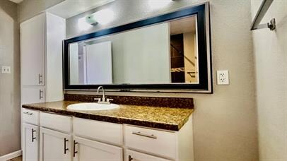 Building Photo - 3810 Englewood Cir