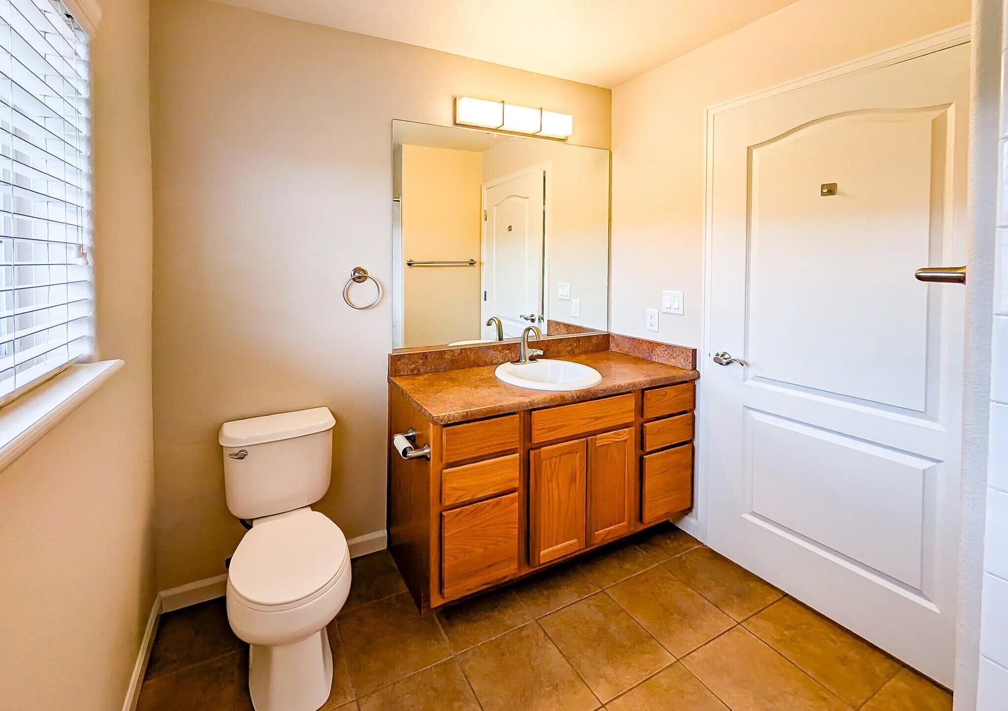 2nd Bathroom - 612 River View Drive