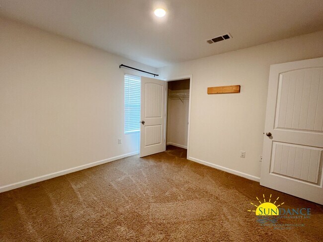 Building Photo - 930 Merganser Way