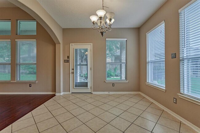 Building Photo - 8406 Oak Villa Ct