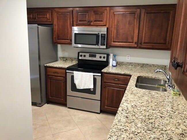 Building Photo - 205 Magnolia Villas