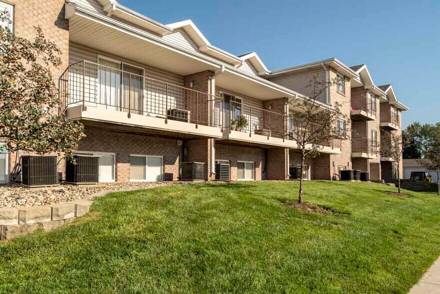 Highland View Apartments 4441 N 1st St Lincoln NE 68521 Apartment