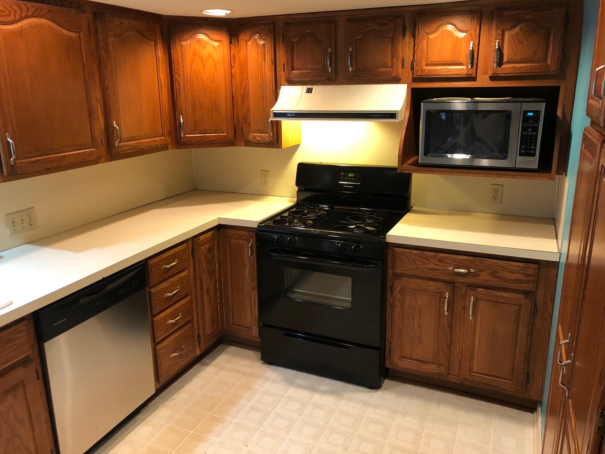 Kitchen - 3660 N Mccord Rd