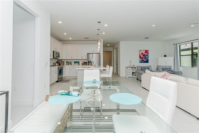 Building Photo - 5939 Gala Dr