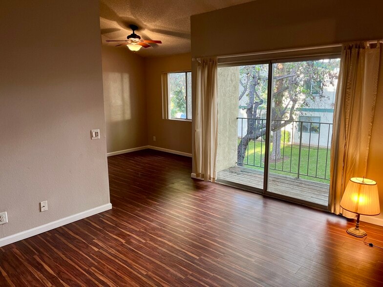 Building Photo - 1811 E Grand Ave