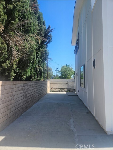 Building Photo - 6955 Rhea Ave