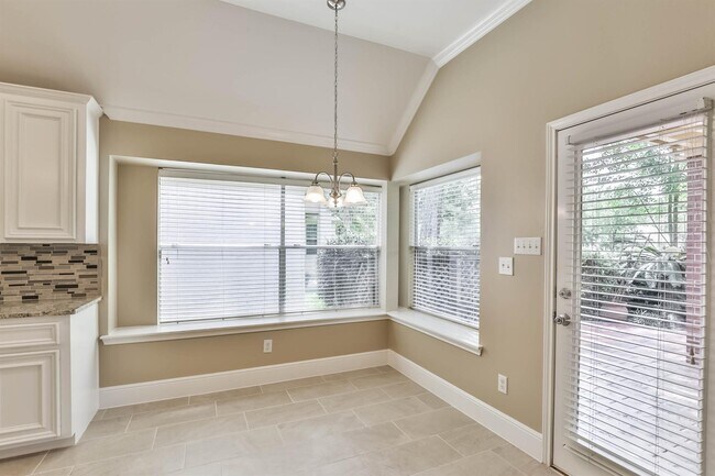 Building Photo - 8326 Hunters Village Dr