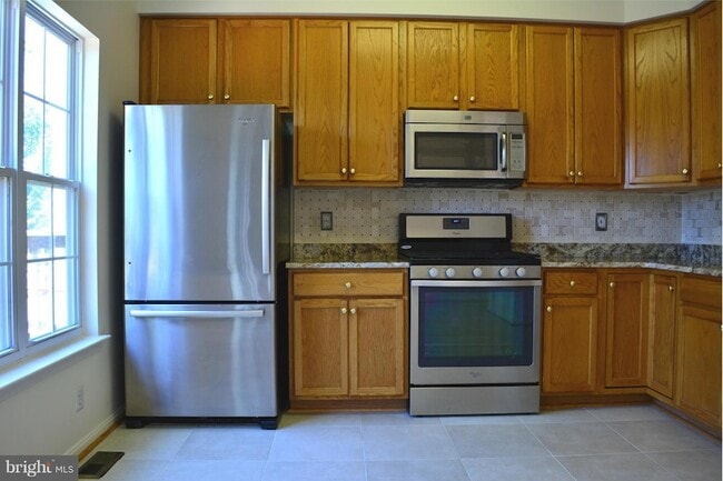 Building Photo - 2518 James Maury Dr