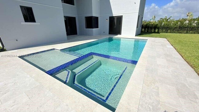 Building Photo - 19708 NE 14th Ave