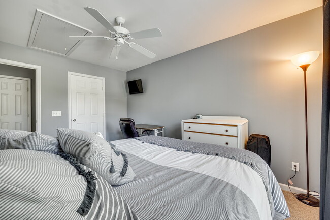 Building Photo - 928 Kite Dr