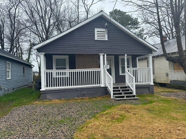 Primary Photo - 2 Bedroom House for Rent