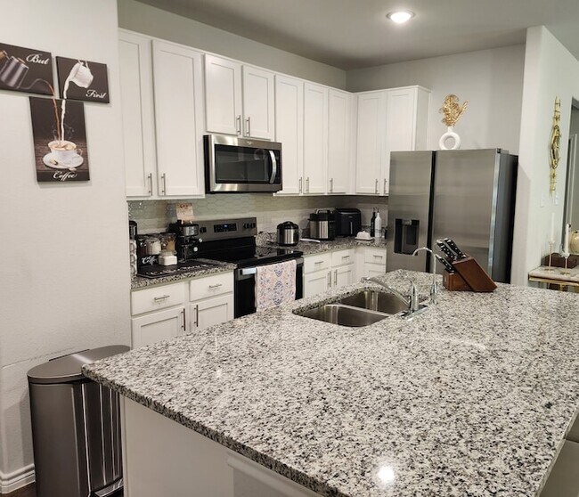 Building Photo - 9824 Dynamics Dr