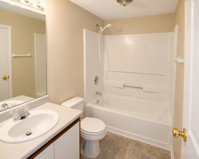 Building Photo - 139 Laurelwood Dr