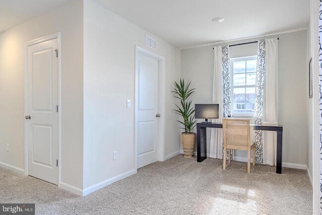 Building Photo - 171 Schyrock Dr