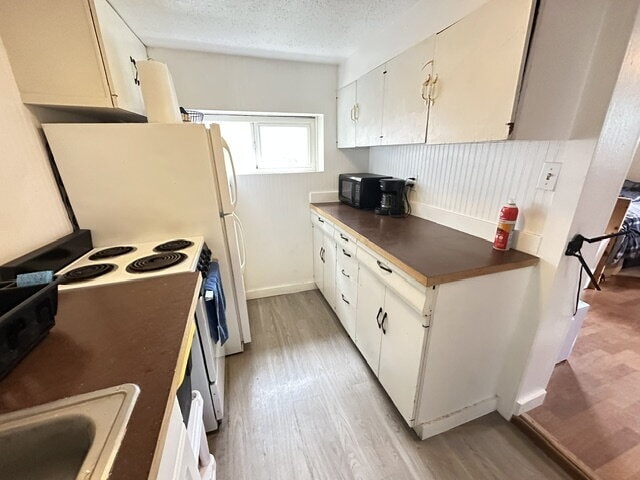 Building Photo - Studio with tiled shower close to downtown, campus, and SEL - Available August 5th