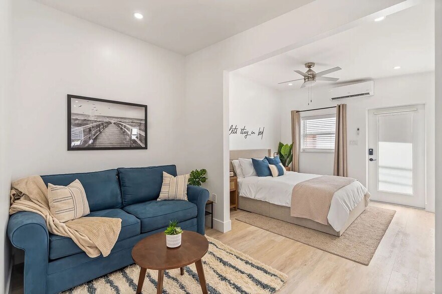 Building Photo - 6726 SW 19th St