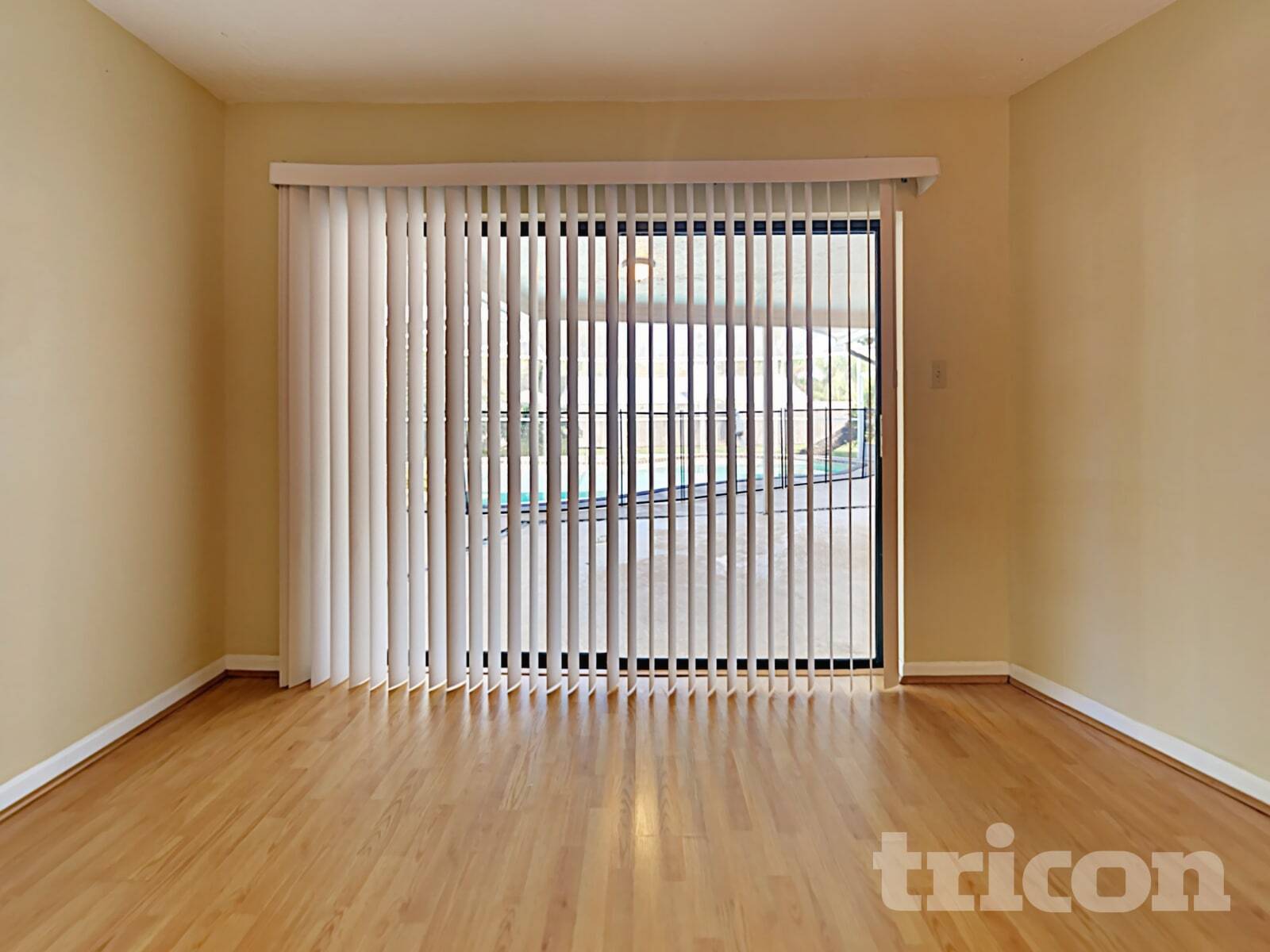 Building Photo - 610 Oakmoss Dr