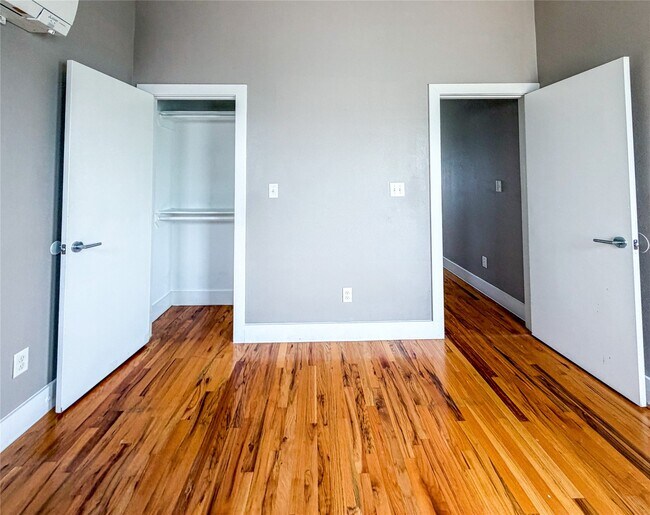 Building Photo - 1416 Dumble St