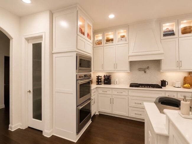 Building Photo - 4165 Rancho Milagro Dr
