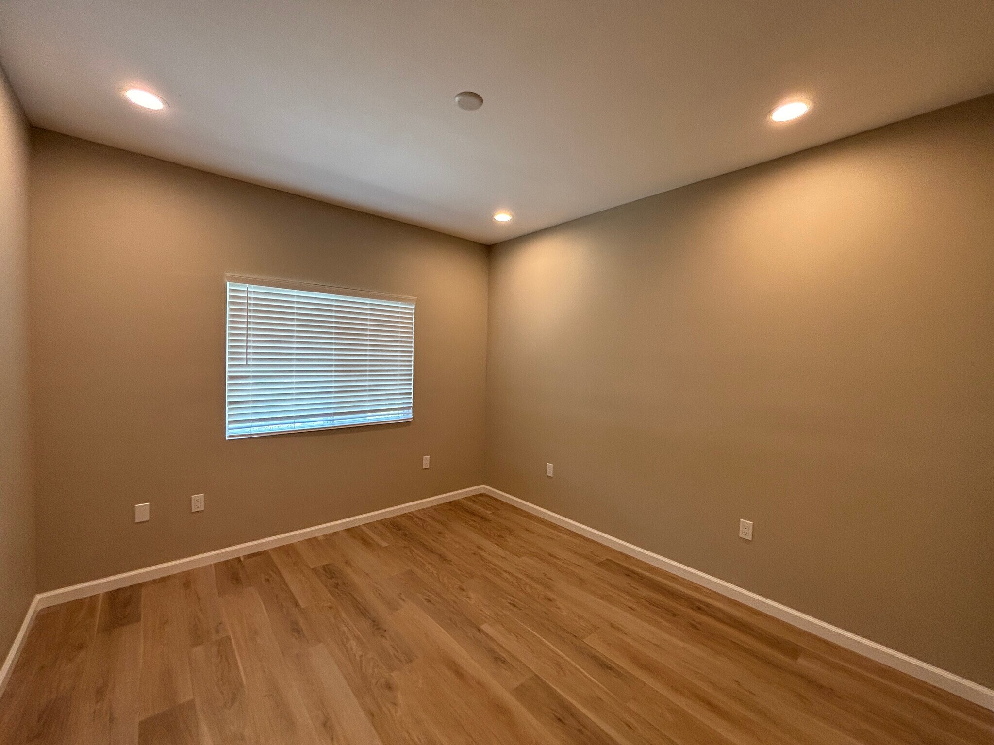 Building Photo - 4112 Pepper Dr